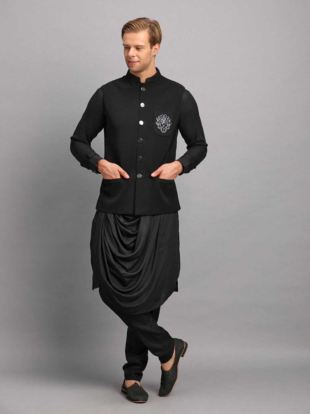 Black Cowl Kurta Pyjama Bandi with Lion Work