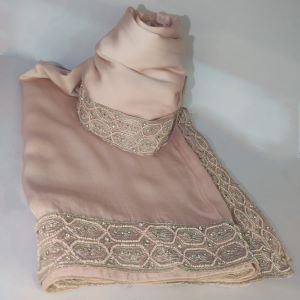 displaying image of Peach Hexagonal Design Dupatta
